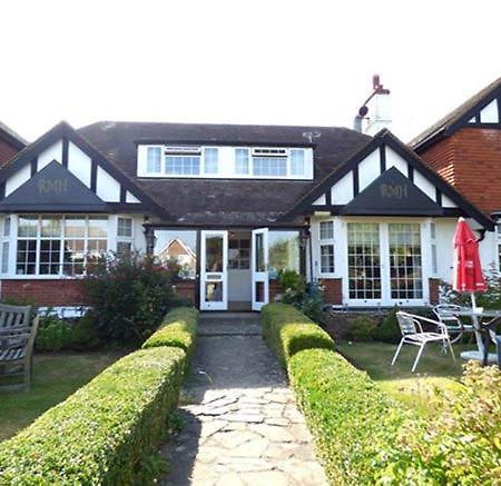 Rustington Manor Hotel Exterior photo