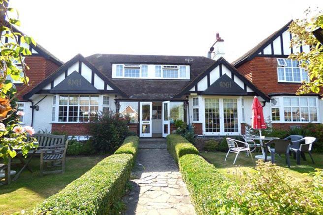 Rustington Manor Hotel Exterior photo